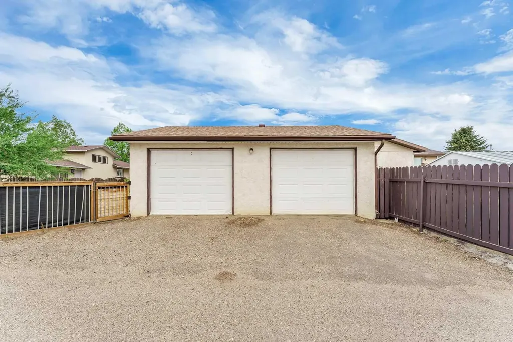 173 Cypress Way SE Medicine Hat AB T1B1L5