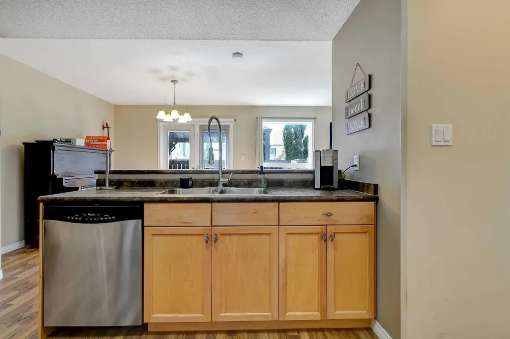 8717 65 Avenue Grande Prairie AB T8W 0A6