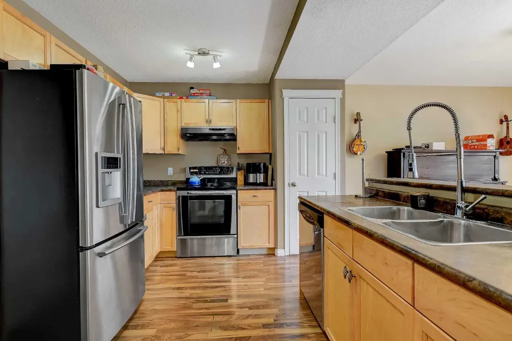 8717 65 Avenue Grande Prairie AB T8W 0A6