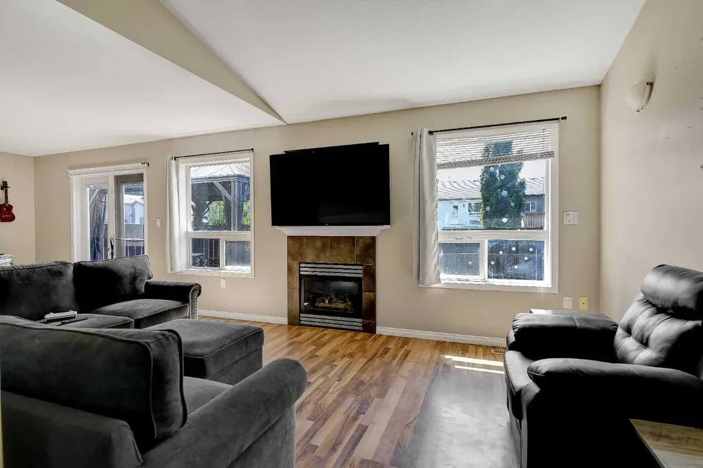 8717 65 Avenue Grande Prairie AB T8W 0A6
