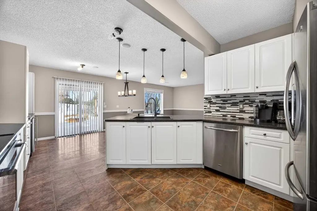 378 Panamount Drive NW Calgary AB T3K 5M1