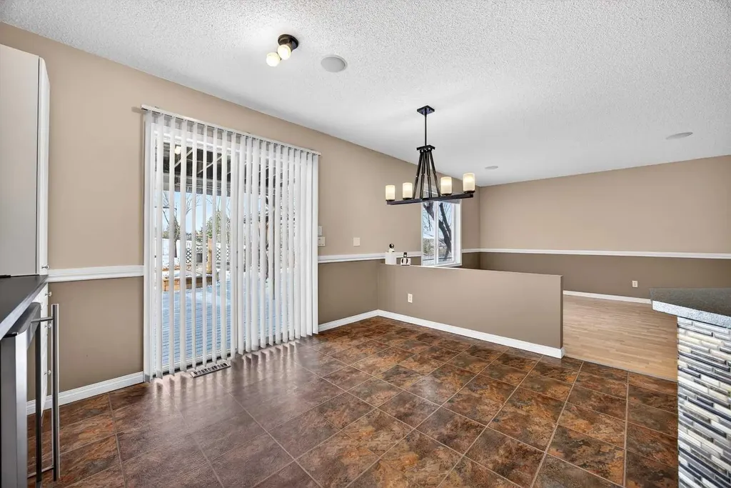 378 Panamount Drive NW Calgary AB T3K 5M1