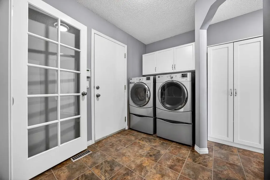 378 Panamount Drive NW Calgary AB T3K 5M1