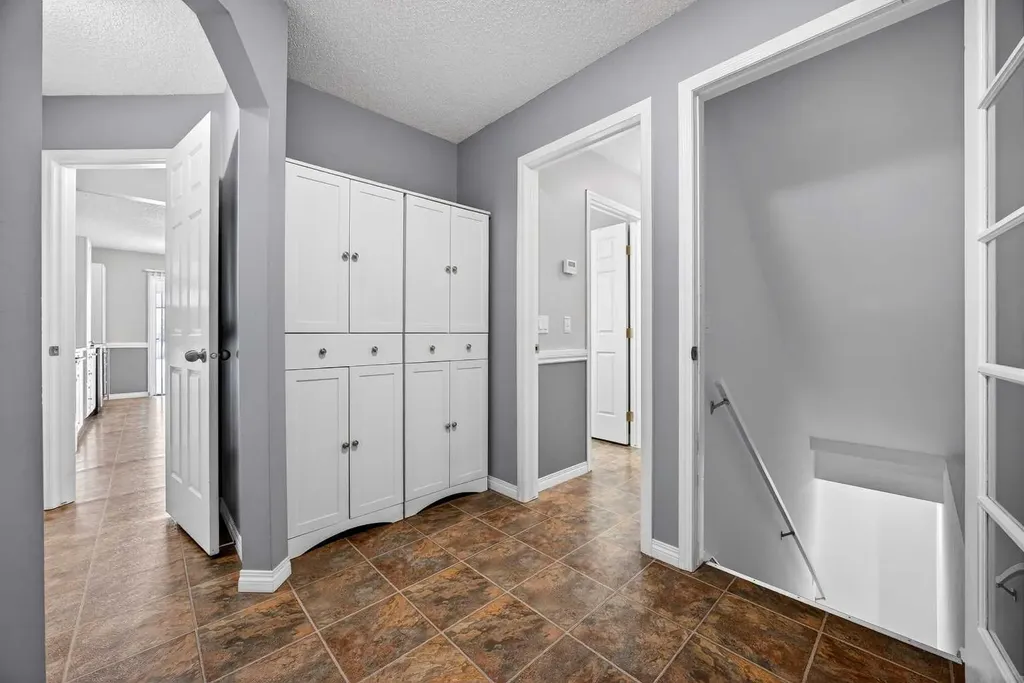 378 Panamount Drive NW Calgary AB T3K 5M1