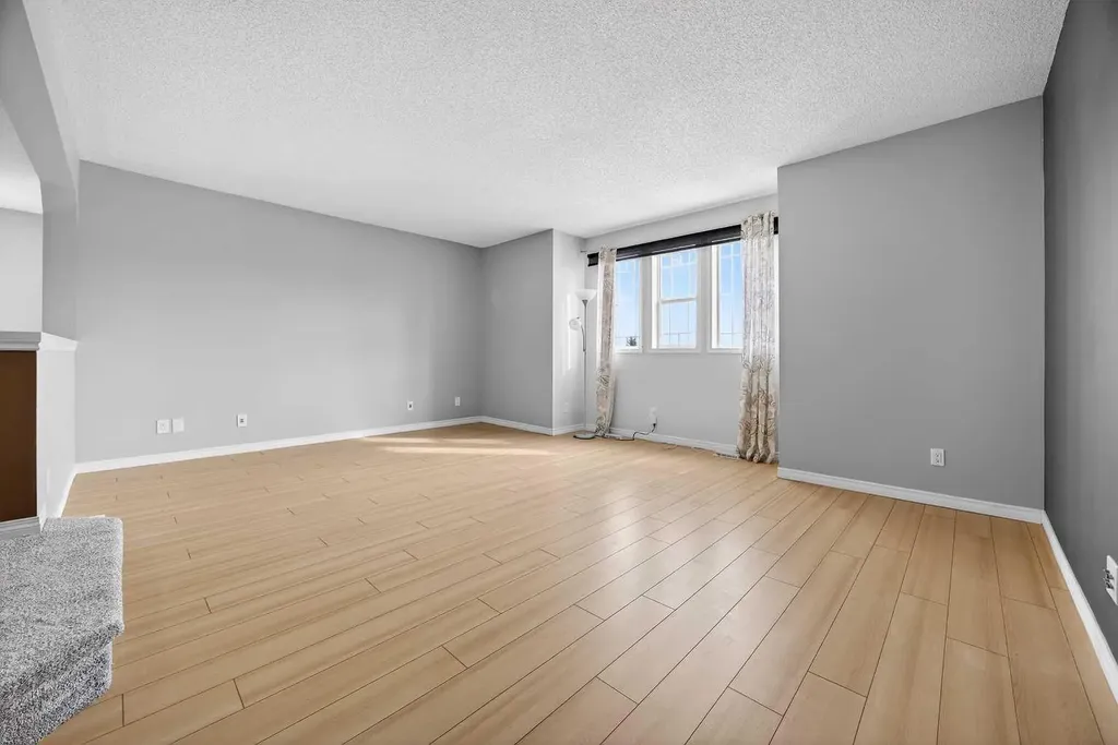 378 Panamount Drive NW Calgary AB T3K 5M1