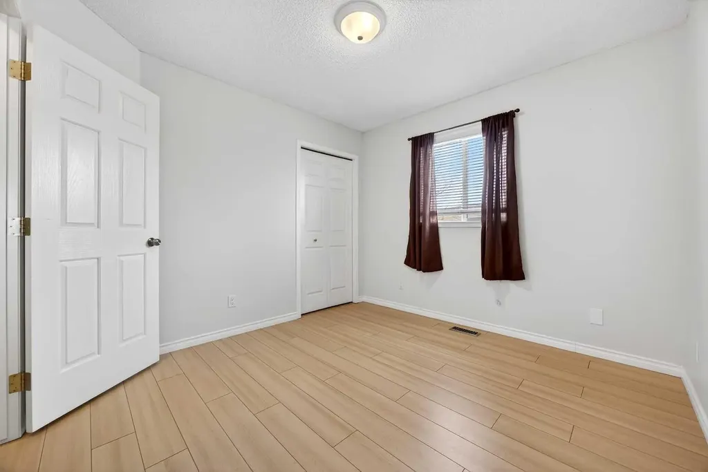 378 Panamount Drive NW Calgary AB T3K 5M1