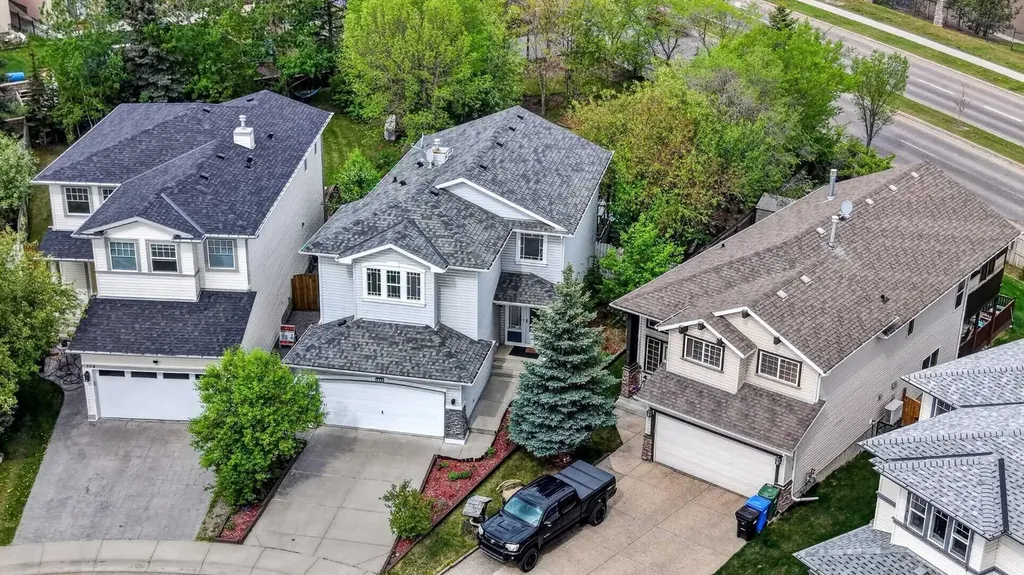 378 Panamount Drive NW Calgary AB T3K 5M1