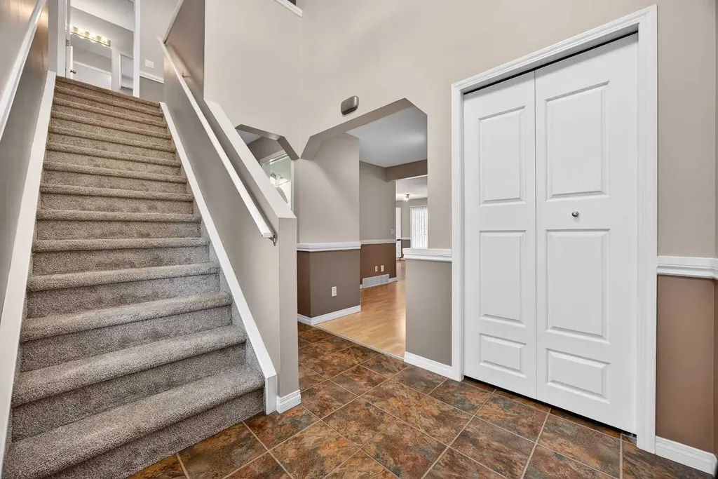 378 Panamount Drive NW Calgary AB T3K 5M1