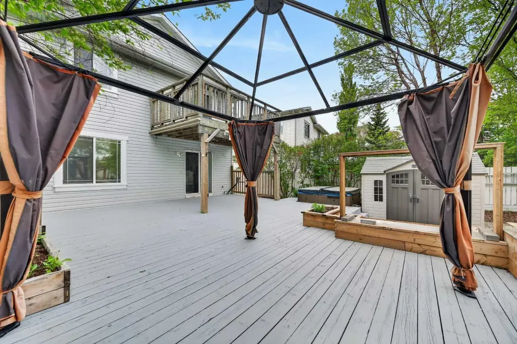 378 Panamount Drive NW Calgary AB T3K 5M1