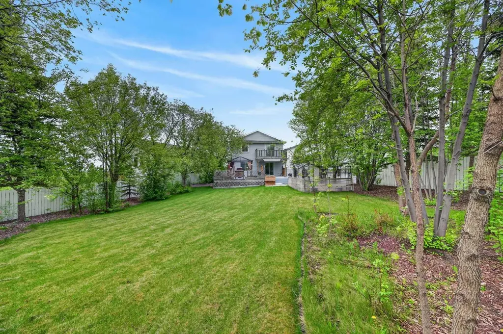 378 Panamount Drive NW Calgary AB T3K 5M1