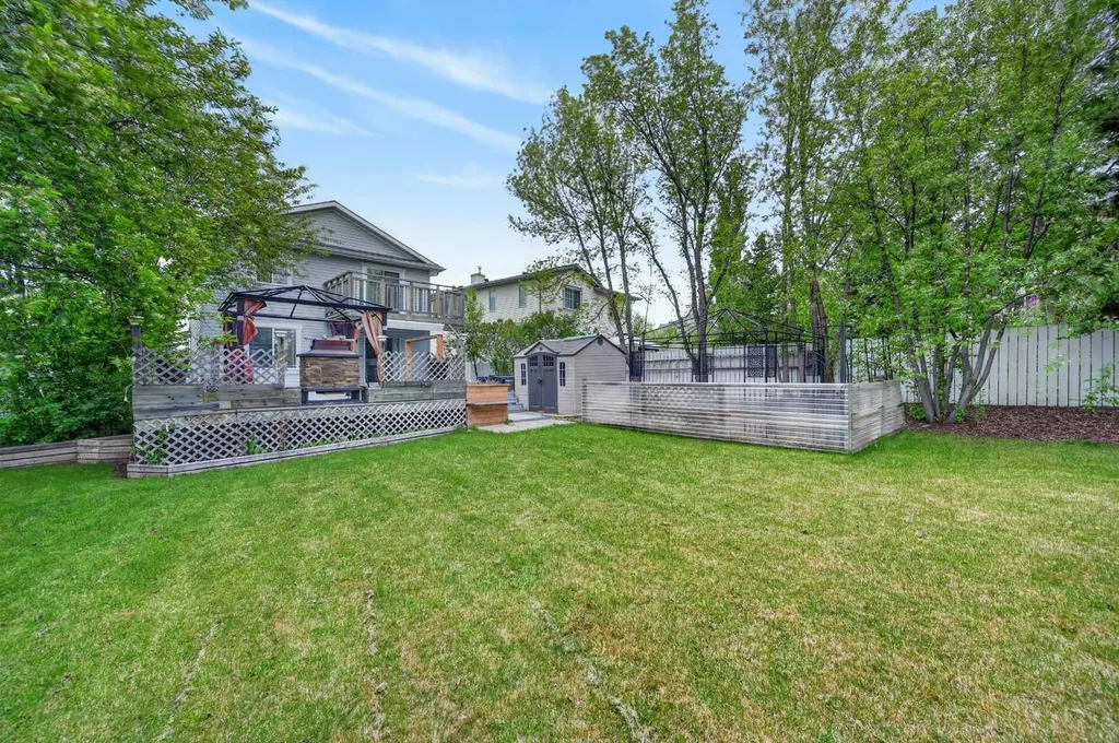 378 Panamount Drive NW Calgary AB T3K 5M1