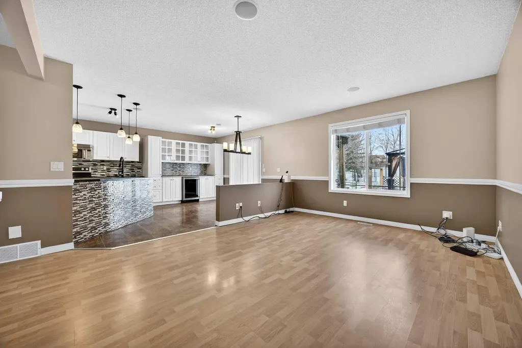 378 Panamount Drive NW Calgary AB T3K 5M1