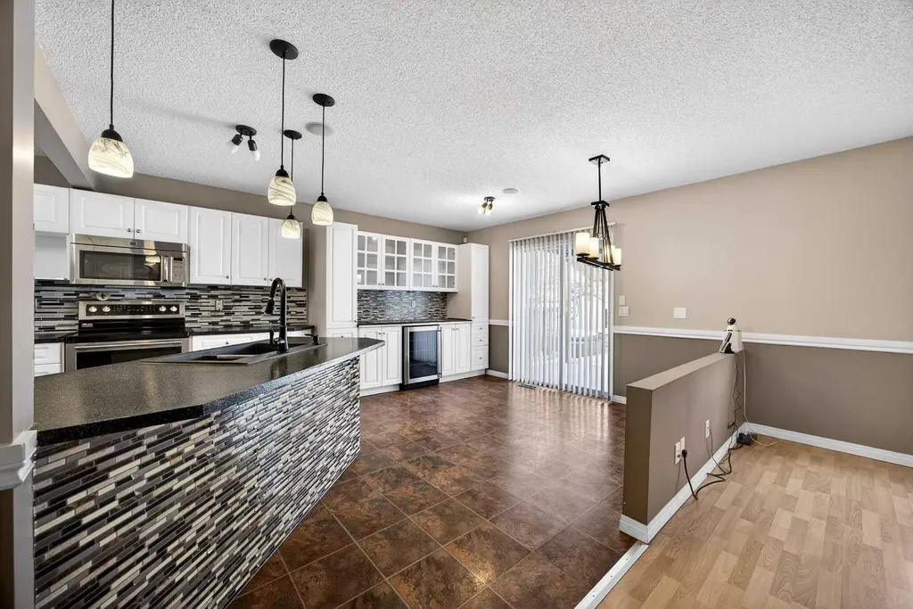 378 Panamount Drive NW Calgary AB T3K 5M1