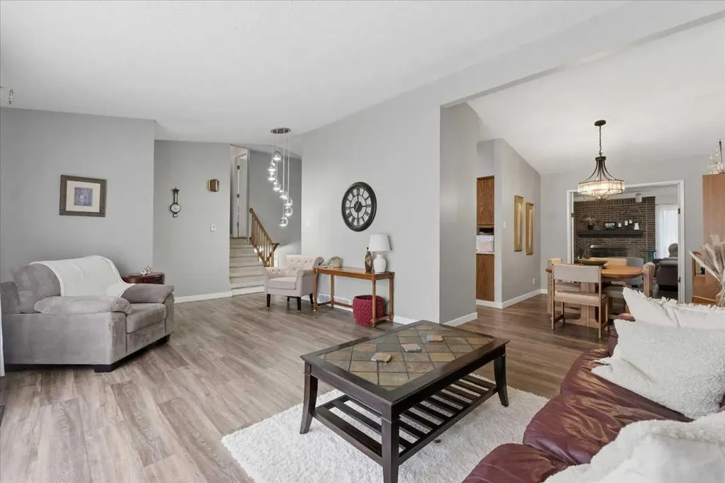 6004 Louise Road SW Calgary AB T3E5V2