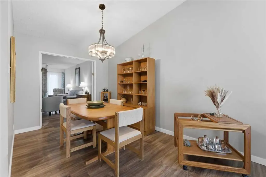 6004 Louise Road SW Calgary AB T3E5V2