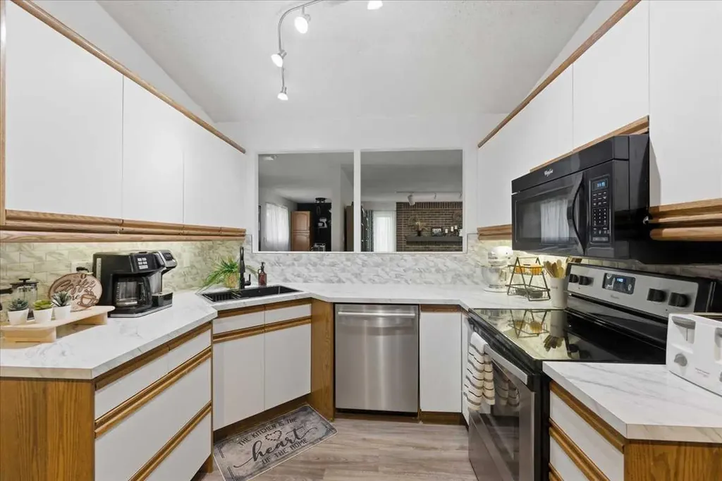 6004 Louise Road SW Calgary AB T3E5V2