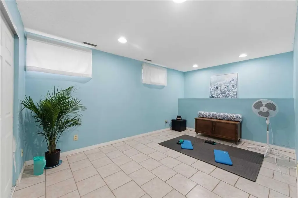 6004 Louise Road SW Calgary AB T3E5V2