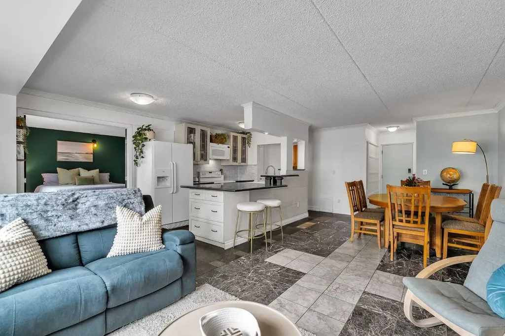 128 15 Avenue SW Calgary AB T2R0R5