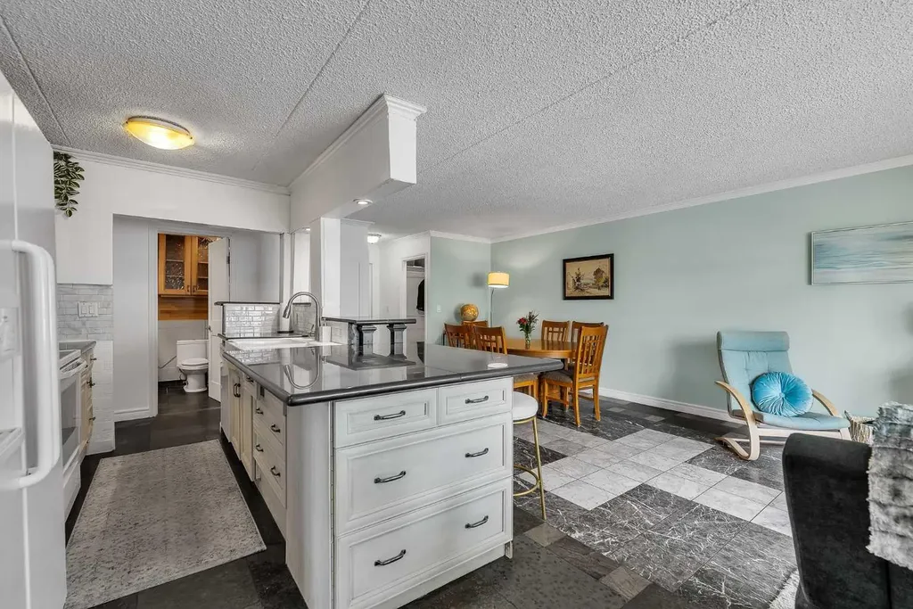 128 15 Avenue SW Calgary AB T2R0R5