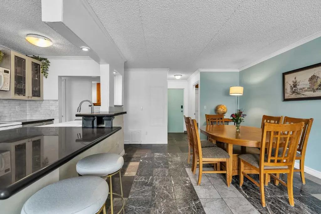 128 15 Avenue SW Calgary AB T2R0R5