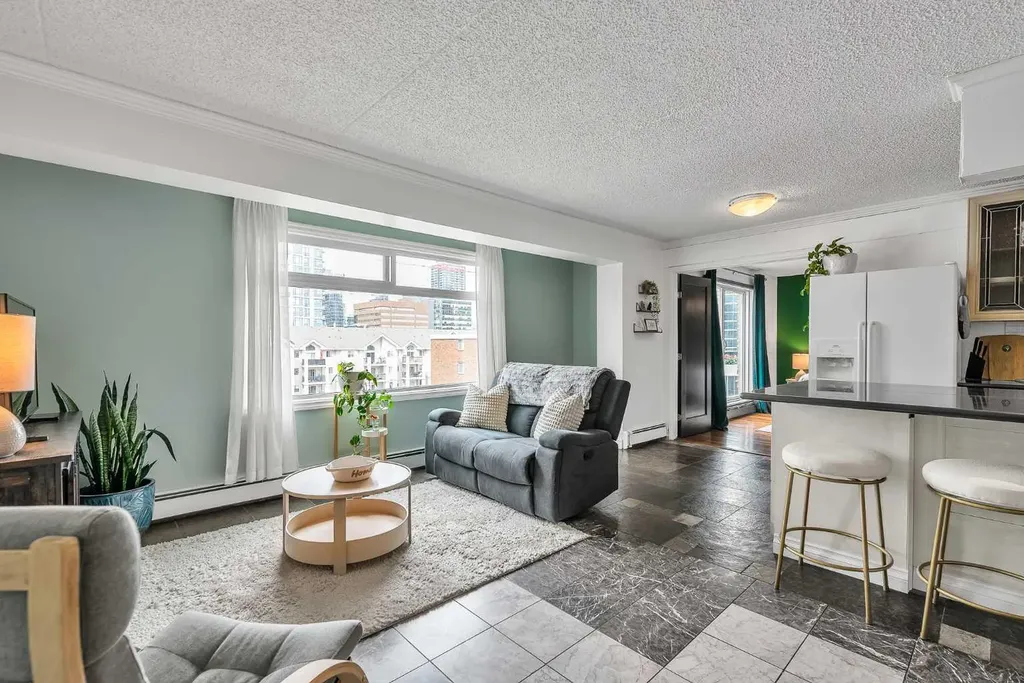 128 15 Avenue SW Calgary AB T2R0R5