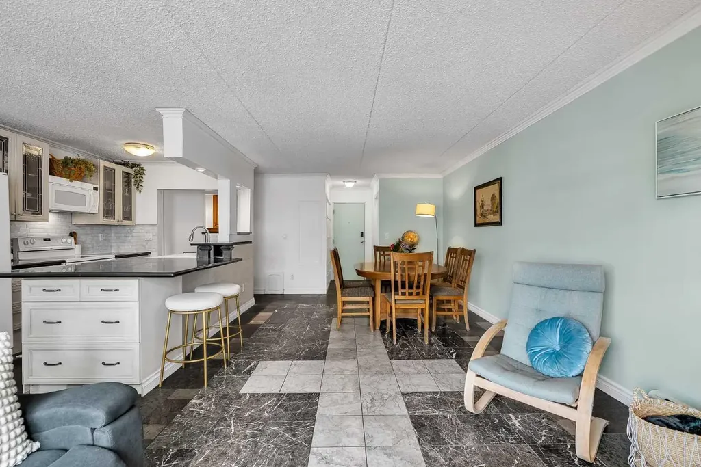 128 15 Avenue SW Calgary AB T2R0R5
