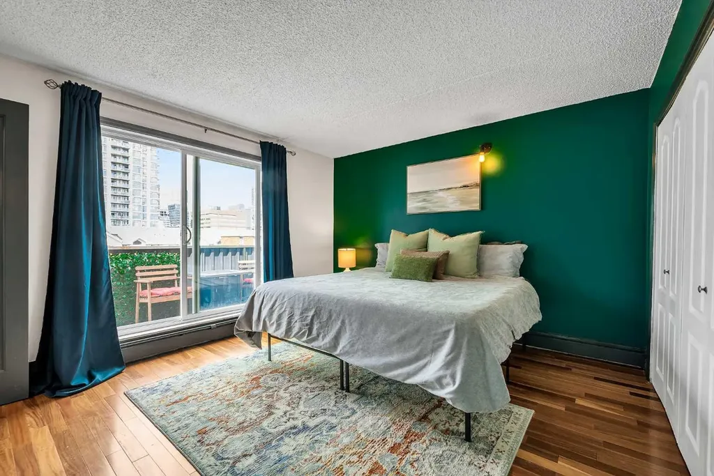 128 15 Avenue SW Calgary AB T2R0R5