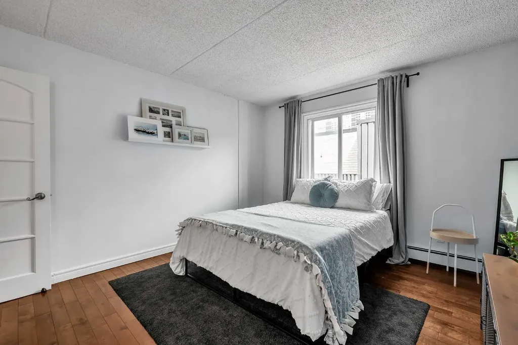 128 15 Avenue SW Calgary AB T2R0R5