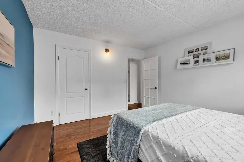 128 15 Avenue SW Calgary AB T2R0R5