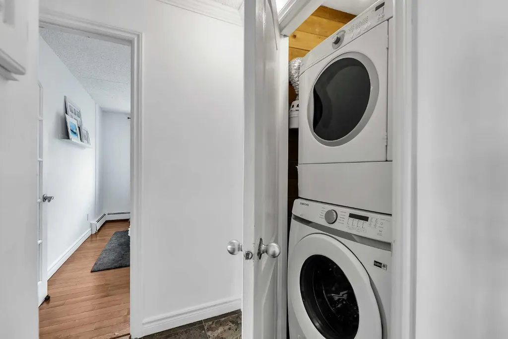 128 15 Avenue SW Calgary AB T2R0R5