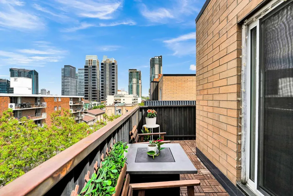 128 15 Avenue SW Calgary AB T2R0R5