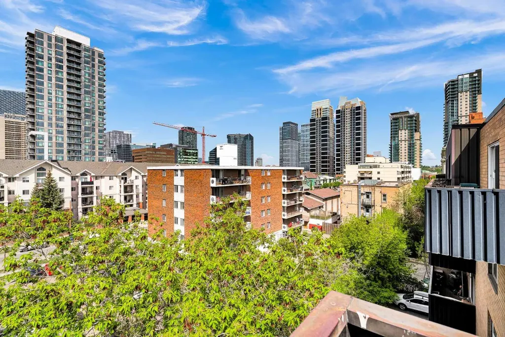 128 15 Avenue SW Calgary AB T2R0R5