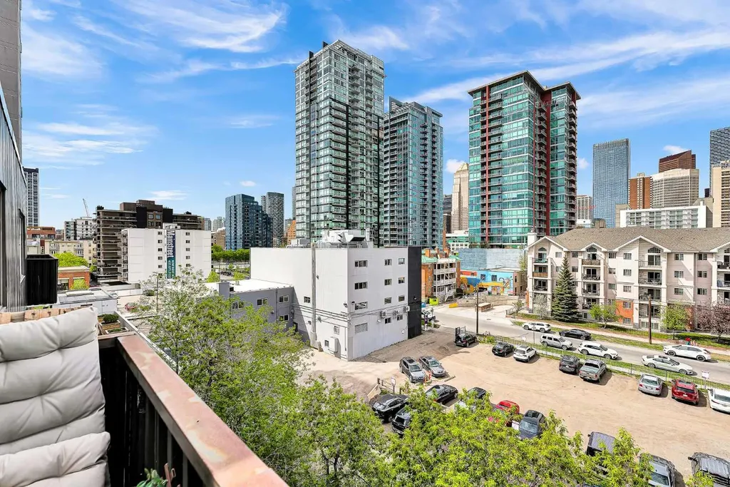 128 15 Avenue SW Calgary AB T2R0R5