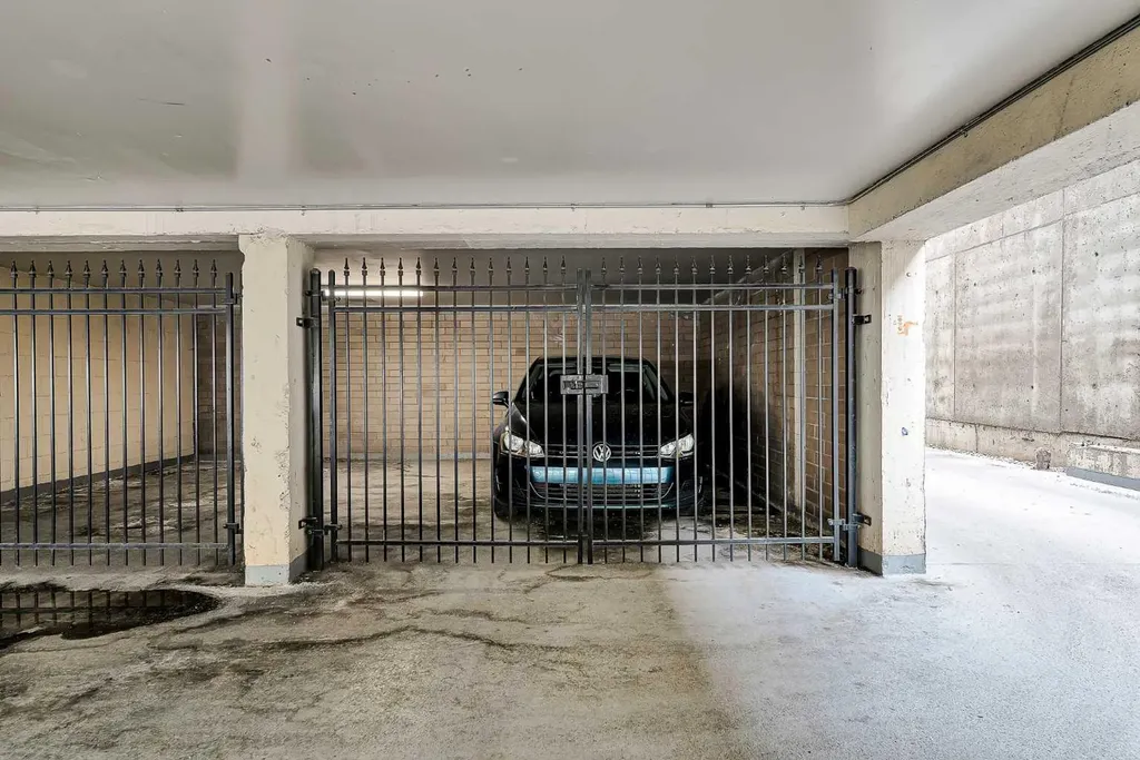 128 15 Avenue SW Calgary AB T2R0R5