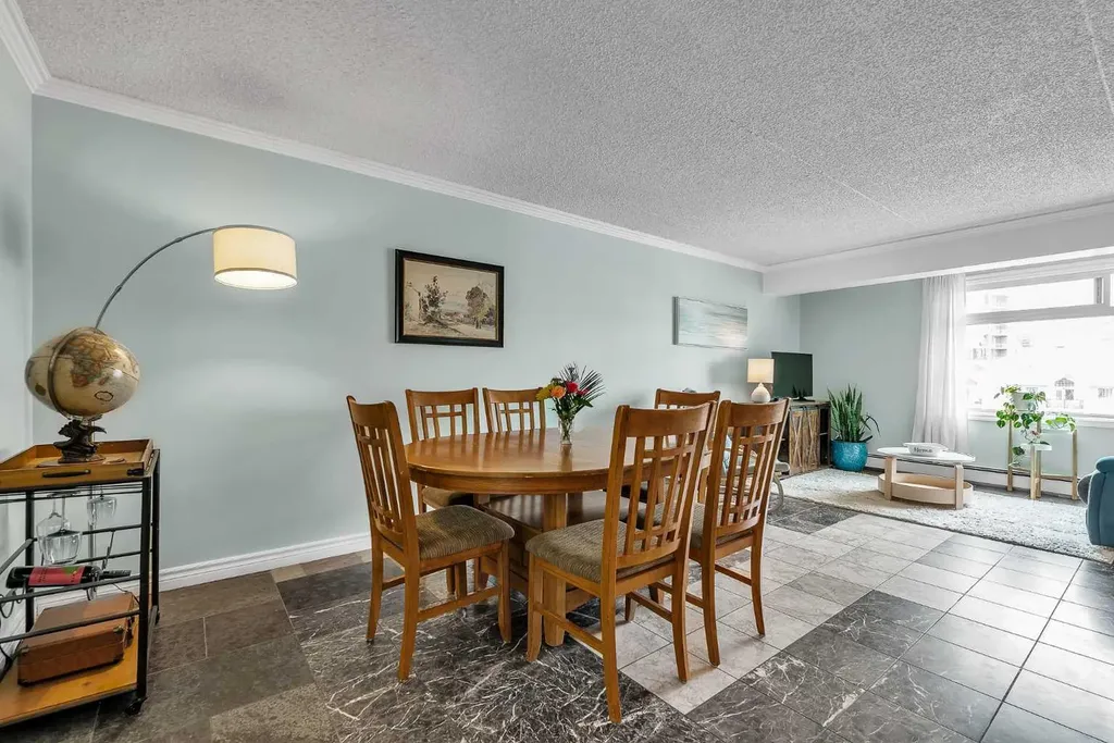 128 15 Avenue SW Calgary AB T2R0R5