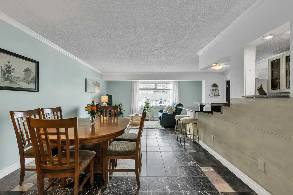 128 15 Avenue SW Calgary AB T2R0R5