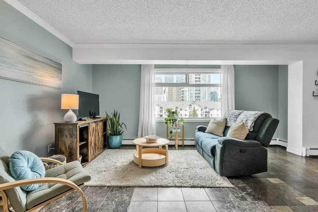 128 15 Avenue SW Calgary AB T2R0R5