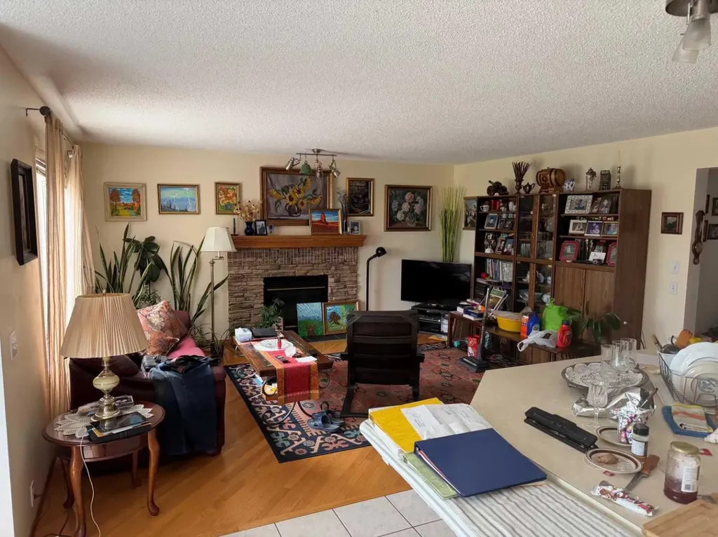 65 Spring Crescent SW Calgary AB T3H 3V2