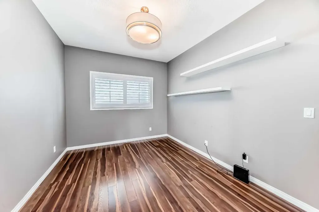 71 Hillcrest Street SW Airdrie AB T4B 0Y7