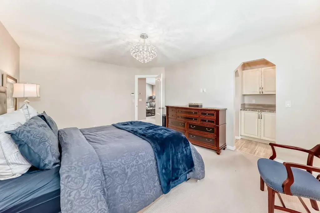 71 Hillcrest Street SW Airdrie AB T4B 0Y7