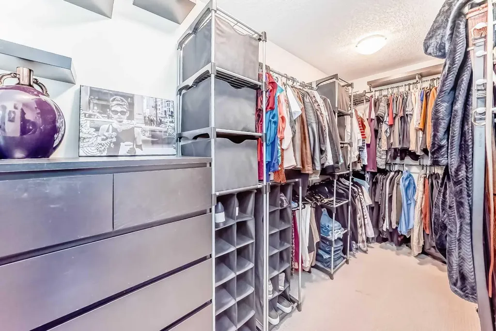 71 Hillcrest Street SW Airdrie AB T4B 0Y7