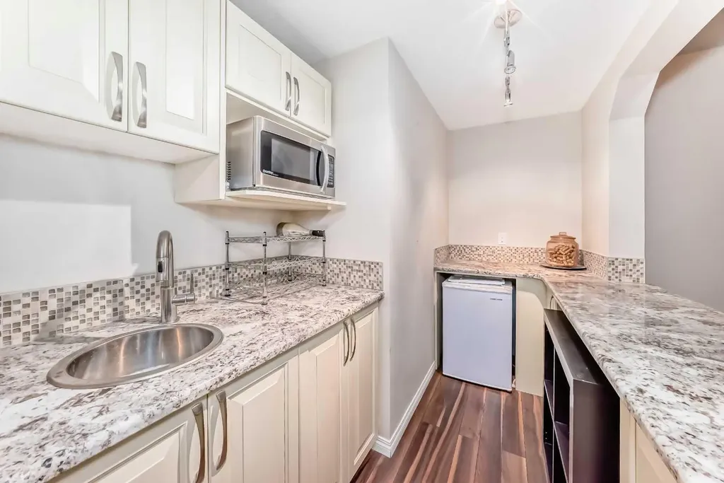 71 Hillcrest Street SW Airdrie AB T4B 0Y7