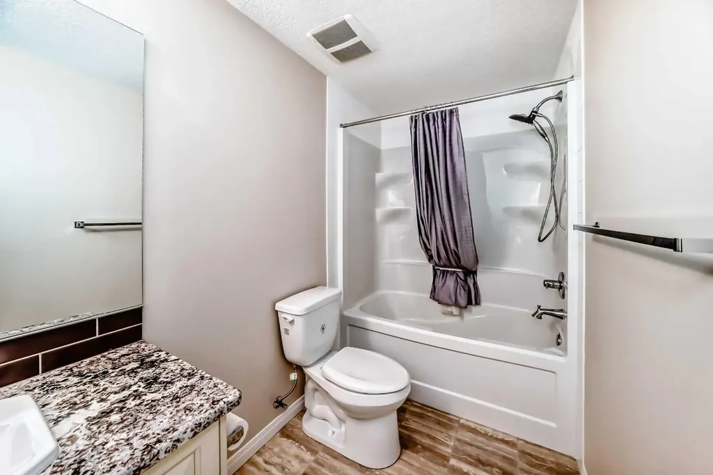 71 Hillcrest Street SW Airdrie AB T4B 0Y7