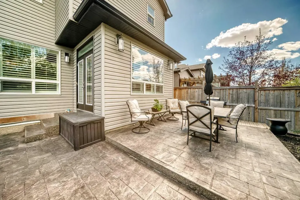 71 Hillcrest Street SW Airdrie AB T4B 0Y7