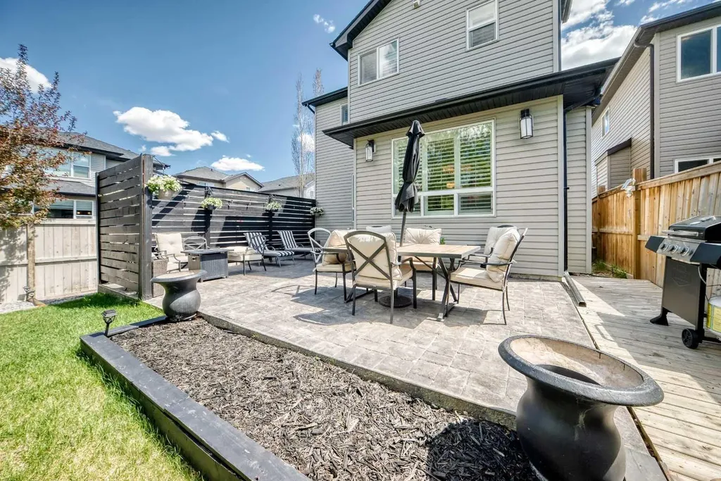 71 Hillcrest Street SW Airdrie AB T4B 0Y7