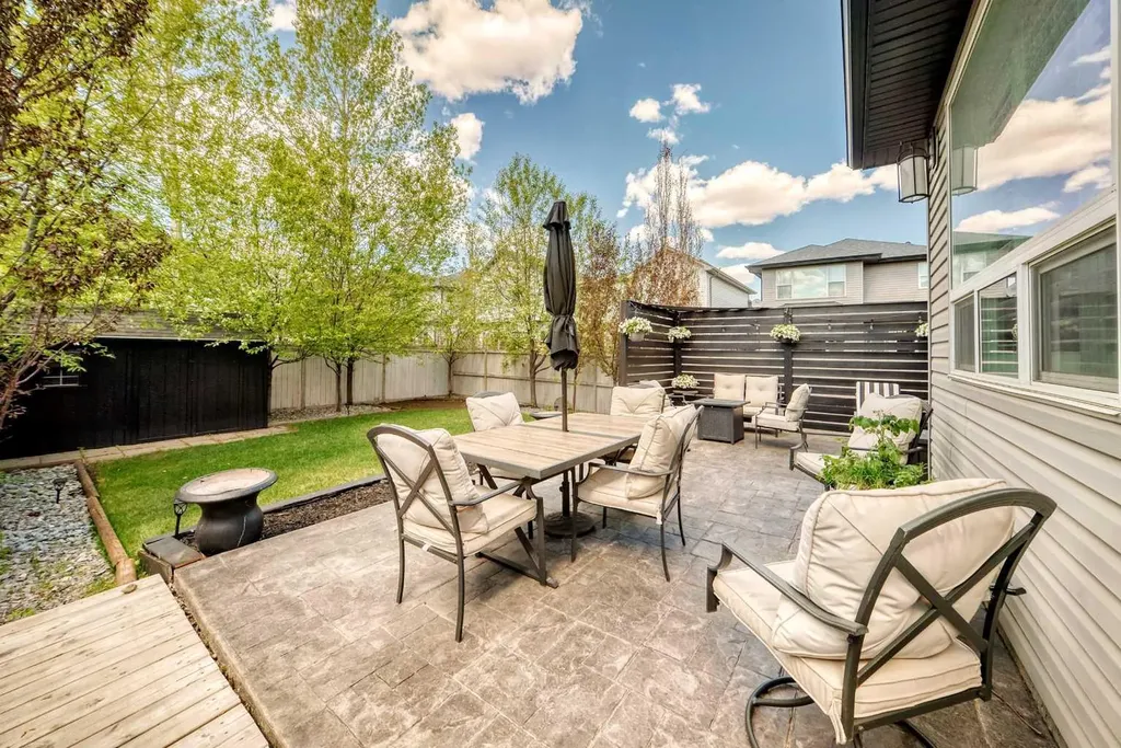 71 Hillcrest Street SW Airdrie AB T4B 0Y7
