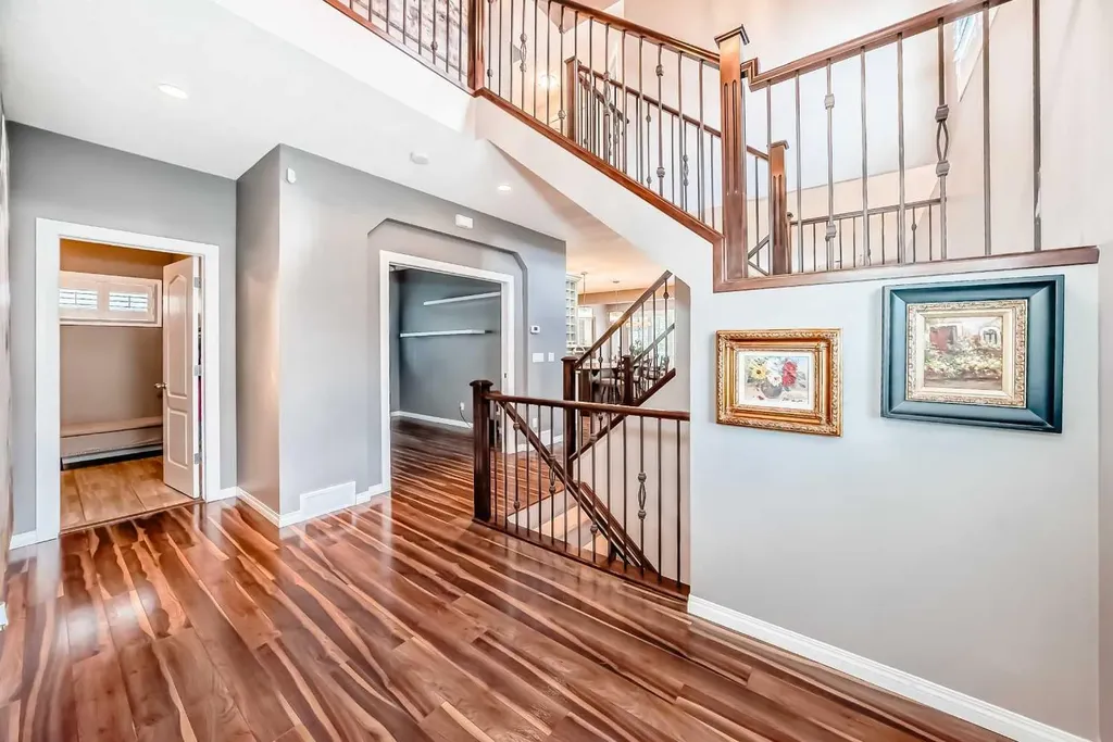 71 Hillcrest Street SW Airdrie AB T4B 0Y7