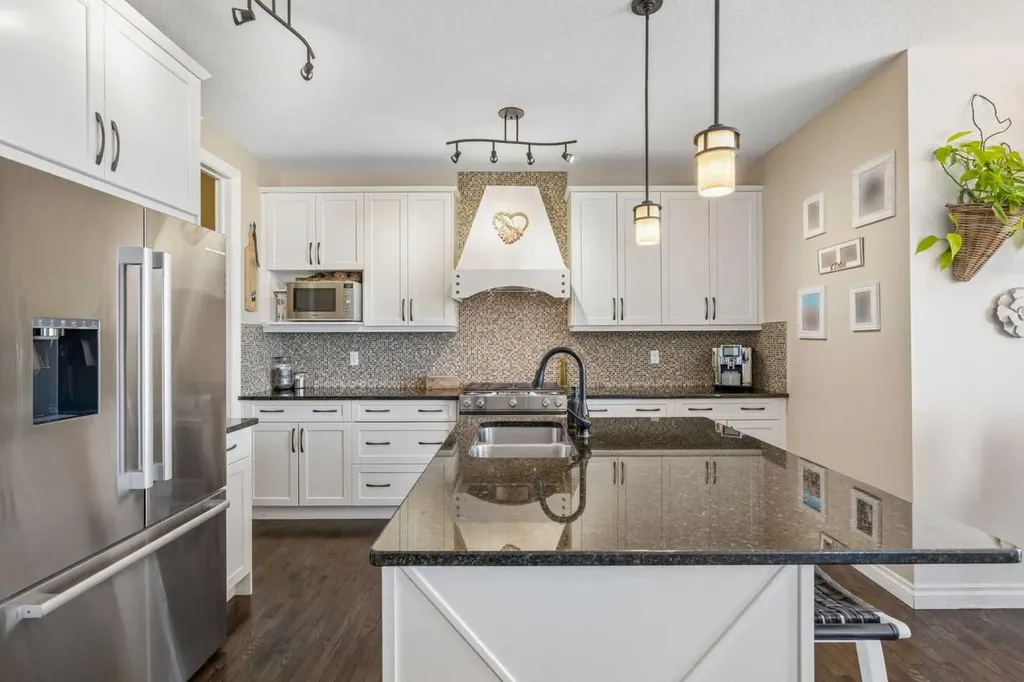 280 Rainbow Falls Way Chestermere AB T1X 0T1