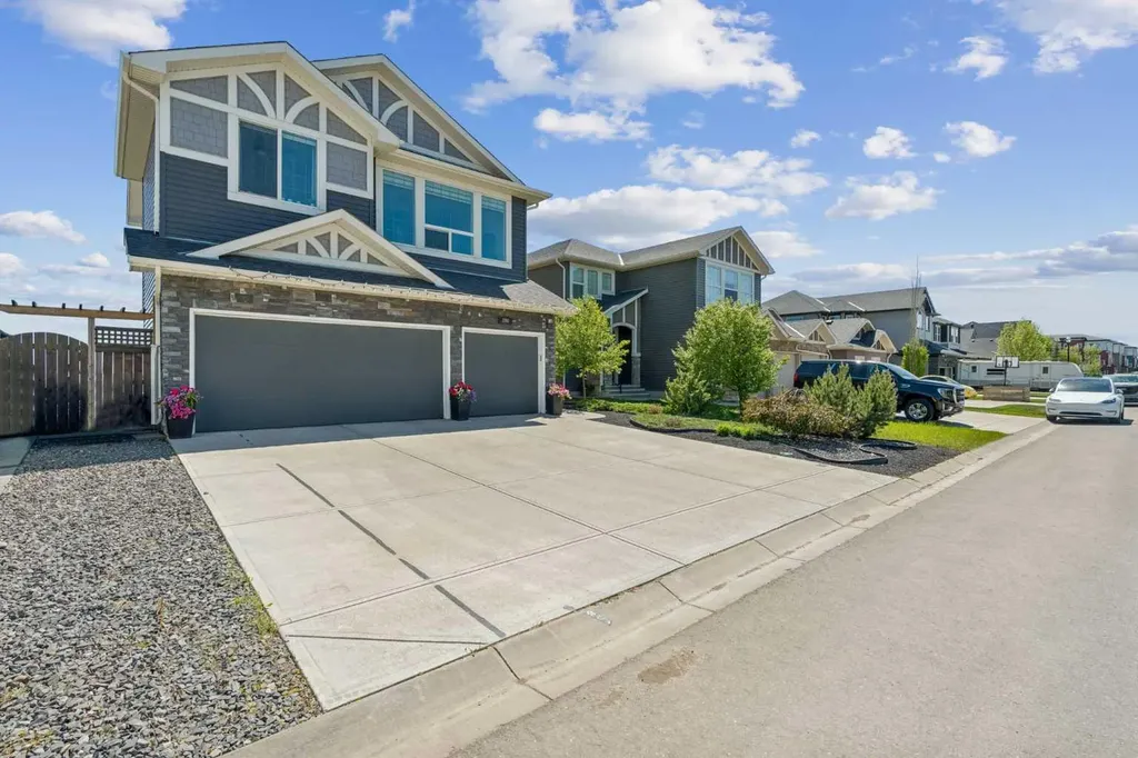 280 Rainbow Falls Way Chestermere AB T1X 0T1