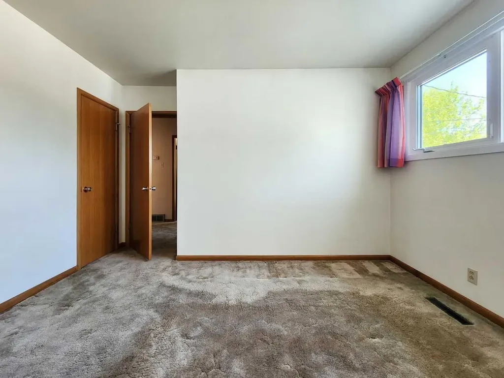 1405 13 Avenue N Lethbridge AB T1H 1T3